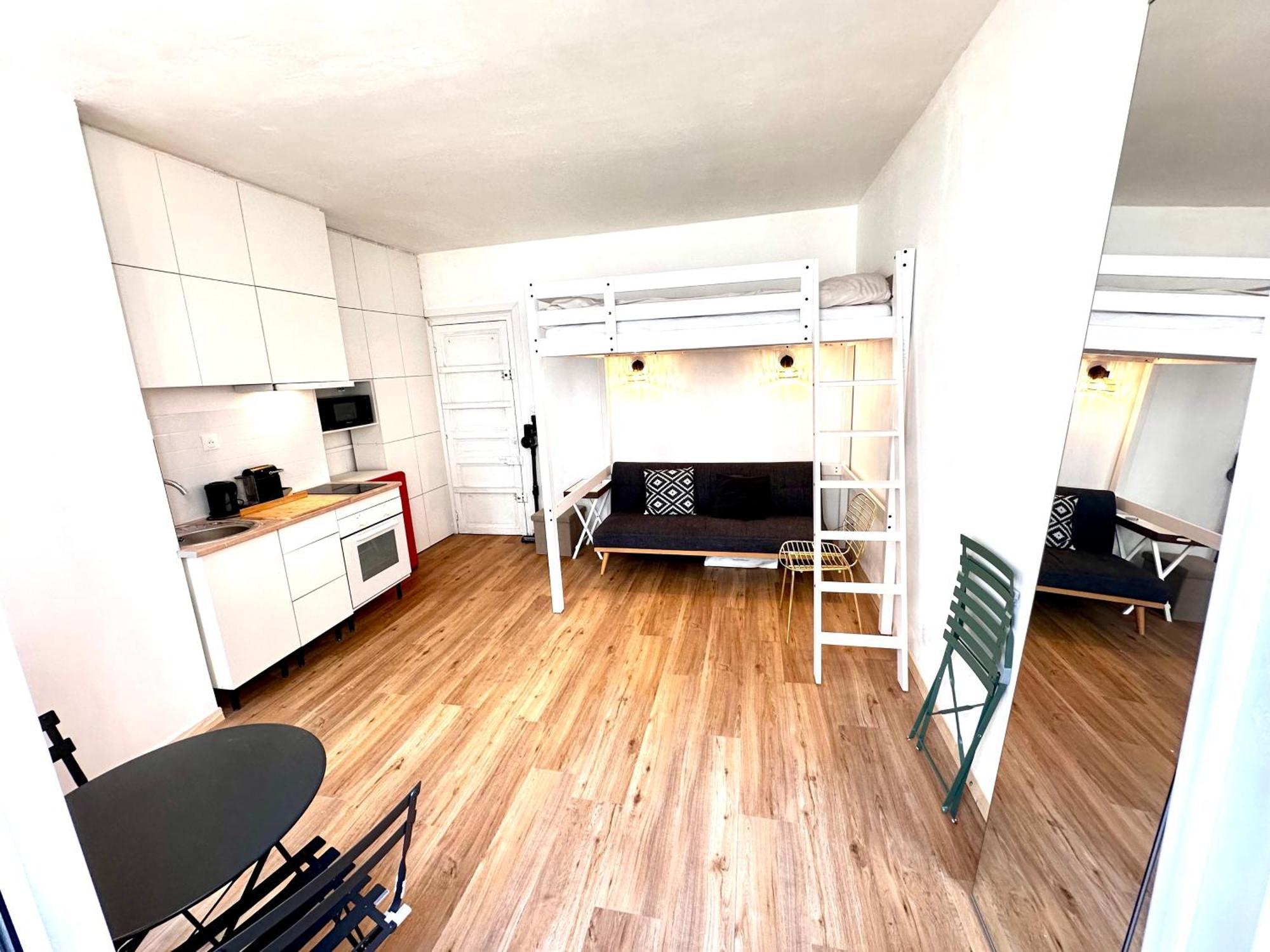 Sunny In The Heart Of 11eme Appartement