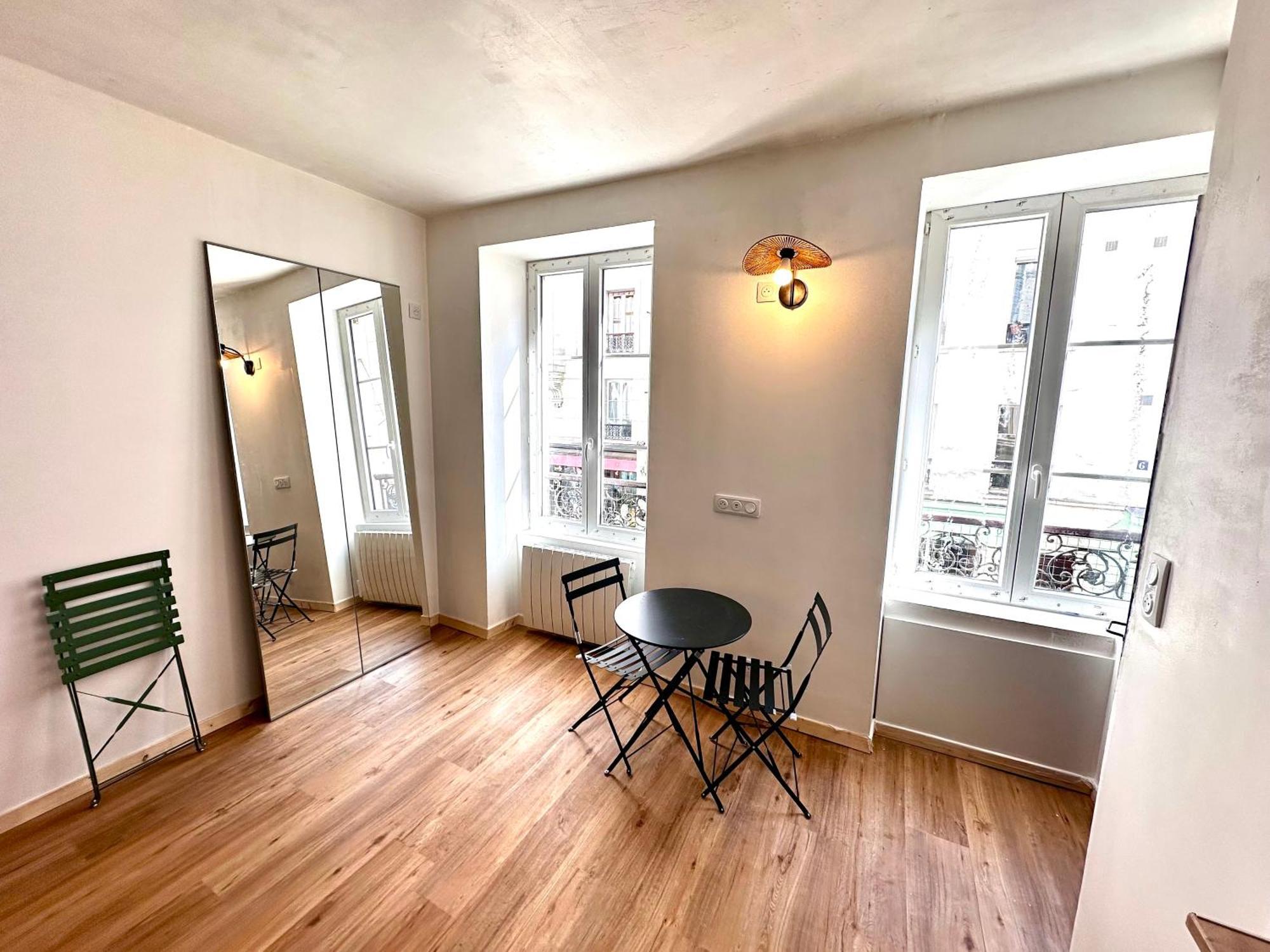 Sunny In The Heart Of 11eme Appartement Parijs
