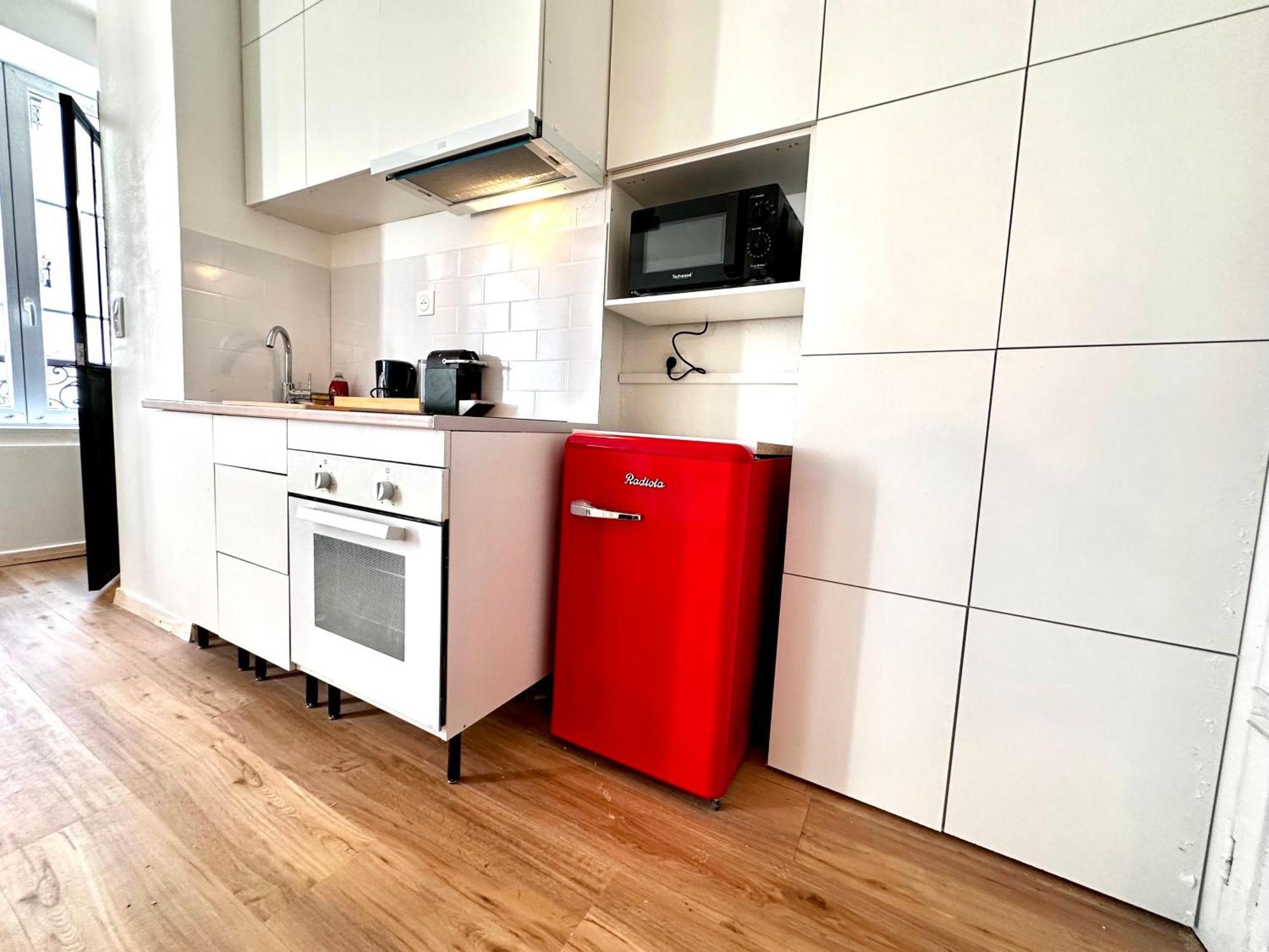 Sunny In The Heart Of 11eme Appartement