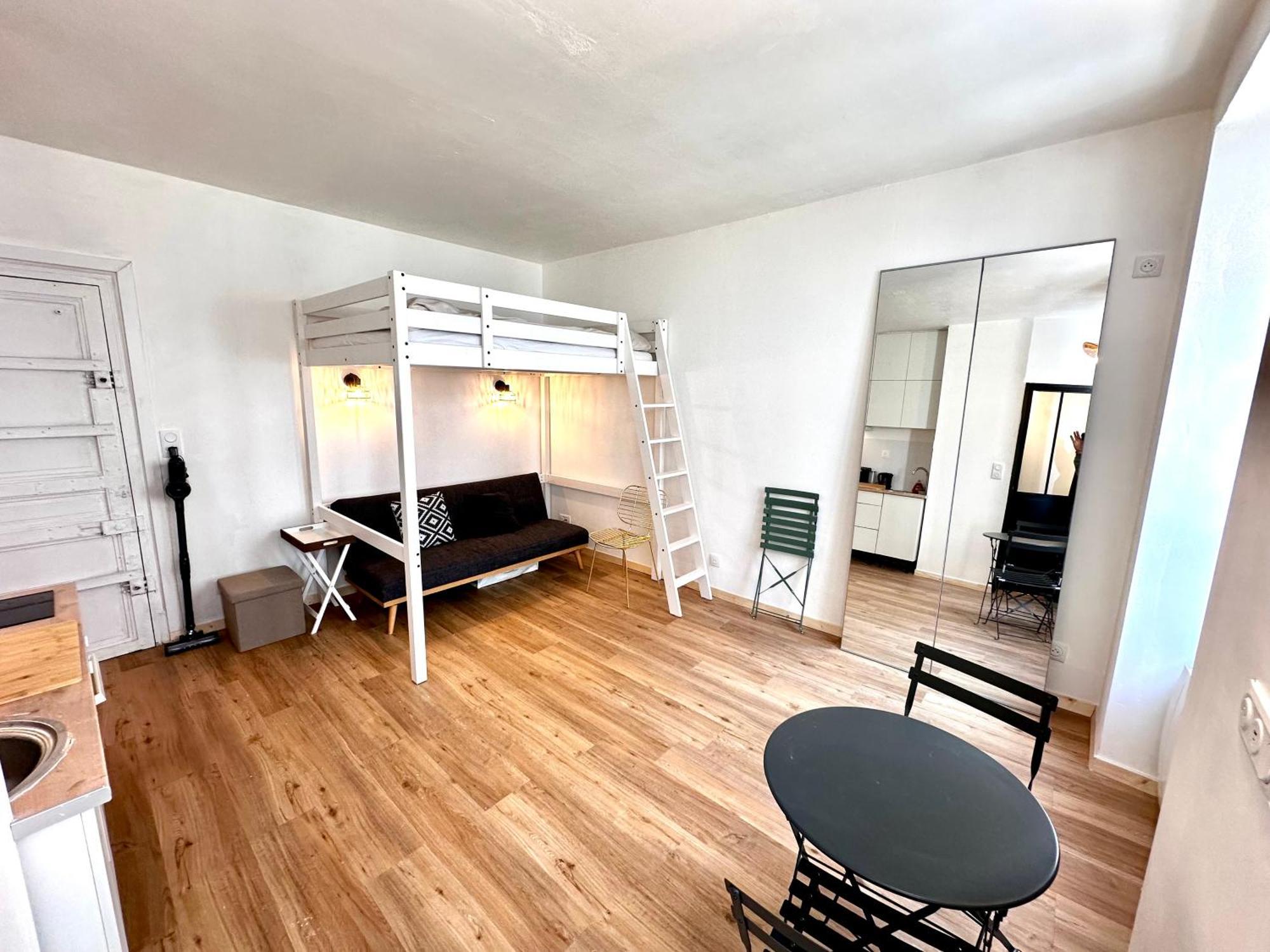 Sunny In The Heart Of 11eme Appartement Parijs