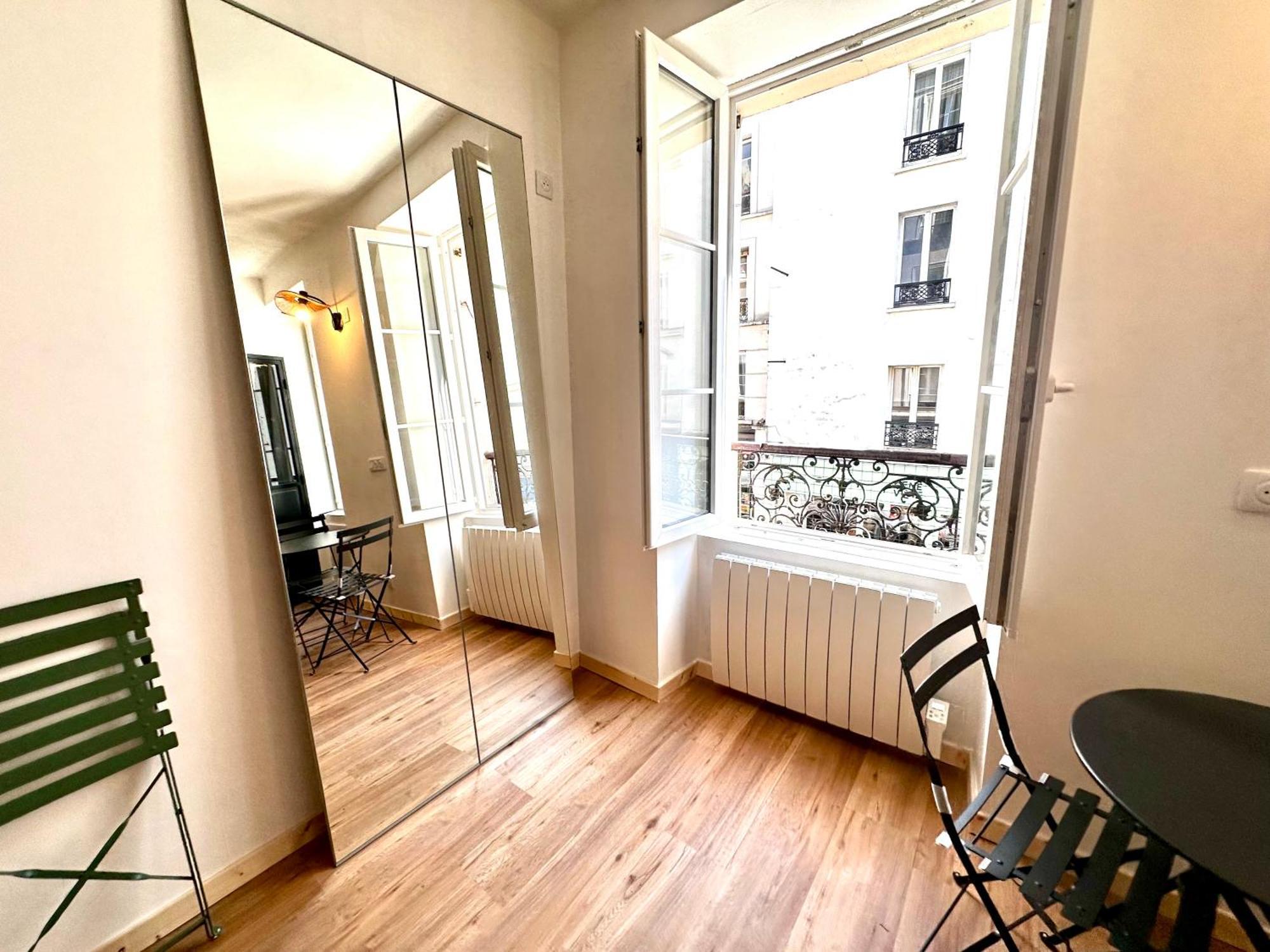 Sunny In The Heart Of 11eme Appartement Parijs