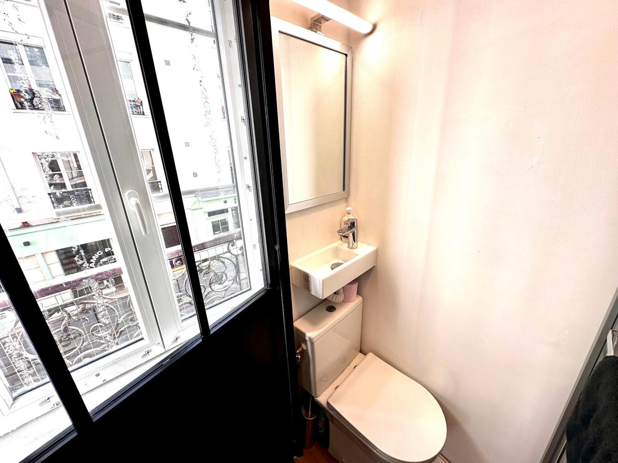 Sunny In The Heart Of 11eme Appartement Parijs