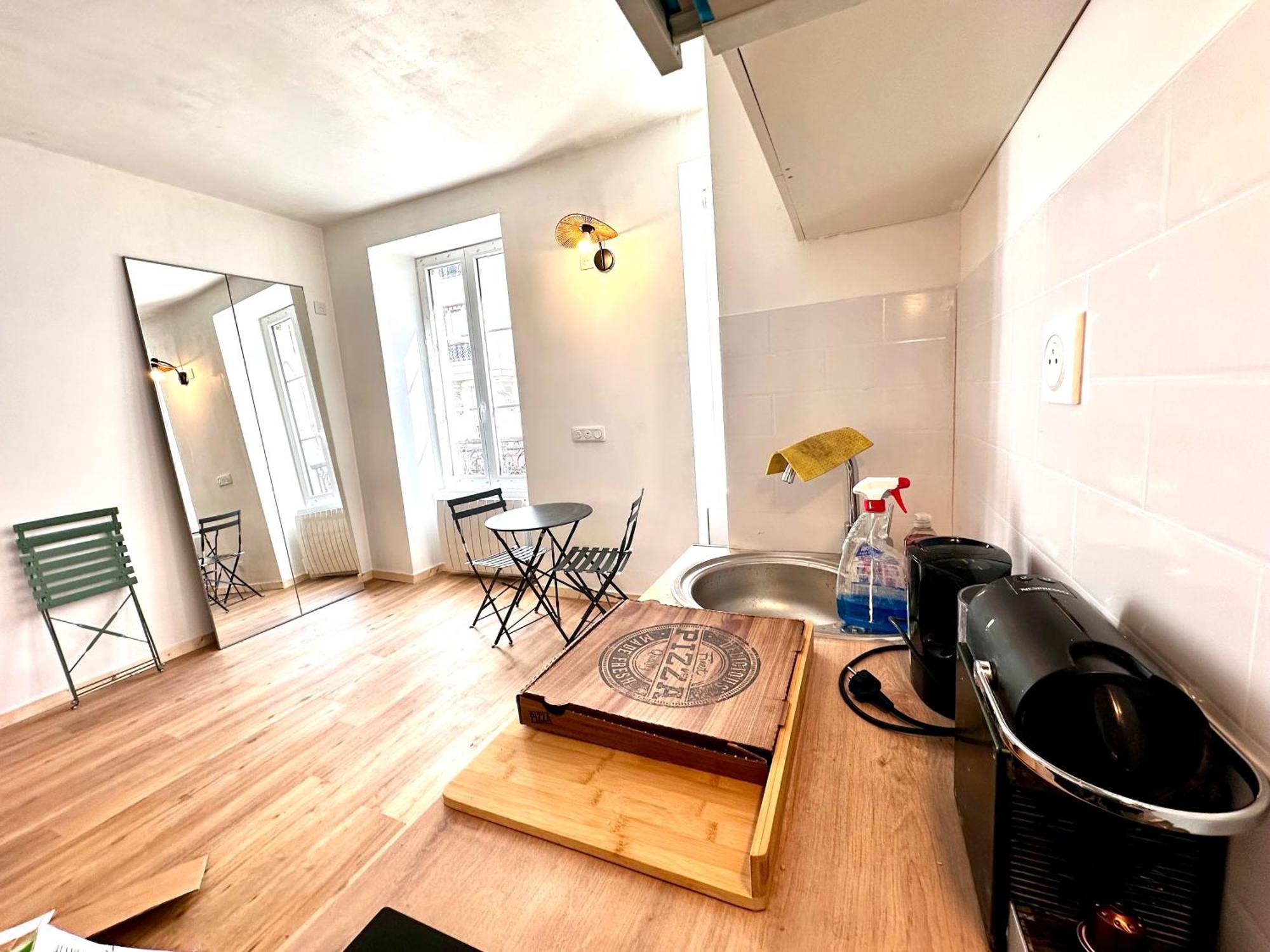 Appartement Sunny In The Heart Of 11eme